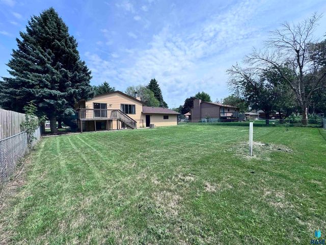 4221 S Southeastern Ave, Sioux Falls, SD 57103