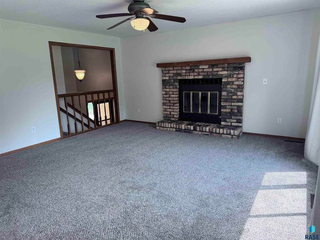 4221 S Southeastern Ave, Sioux Falls, SD 57103