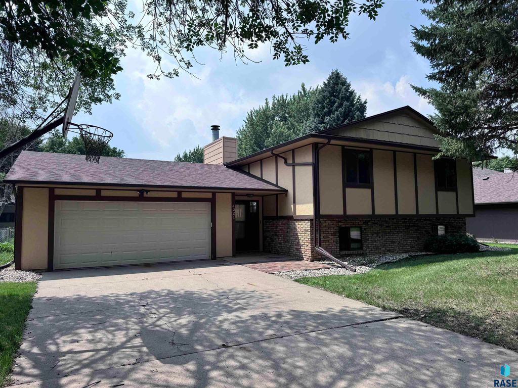 4221 S Southeastern Ave, Sioux Falls, SD 57103