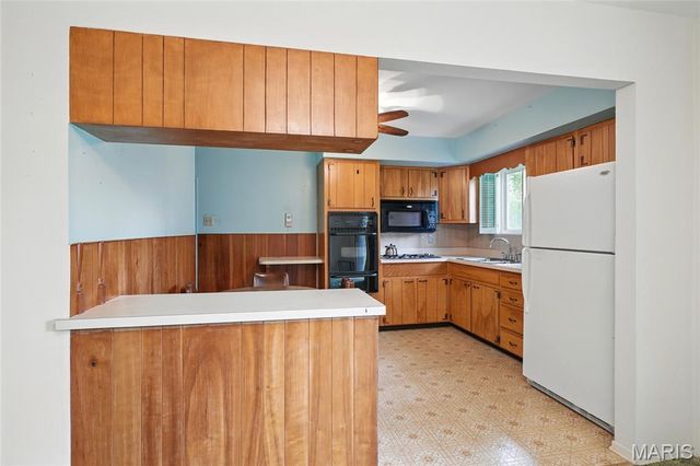 30 Reckamp Drive, Florissant, MO 63033