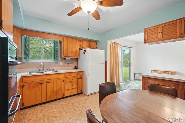 30 Reckamp Drive, Florissant, MO 63033