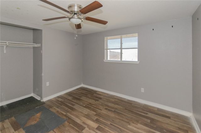 1023 Southcliff Dr, Portland, TX 78374