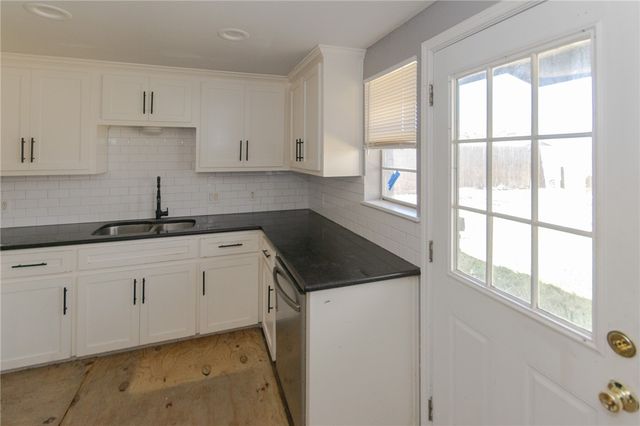 1023 Southcliff Dr, Portland, TX 78374