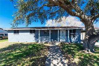 1023 Southcliff Dr, Portland, TX 78374