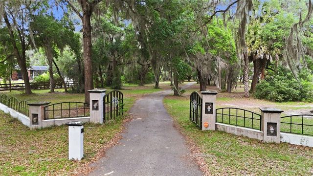 10639 SE SUNSET HARBOR ROAD, Summerfield, FL 34491