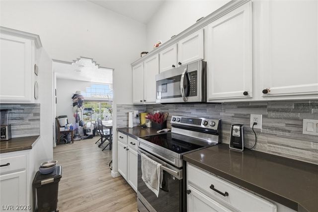2100 Iroquois Avenue, Pahrump, NV 89048