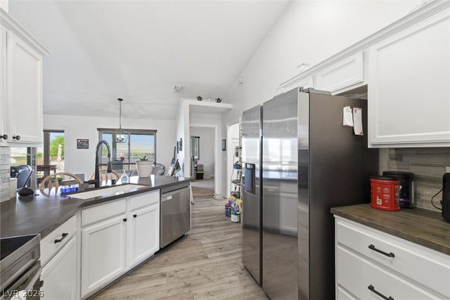 2100 Iroquois Avenue, Pahrump, NV 89048