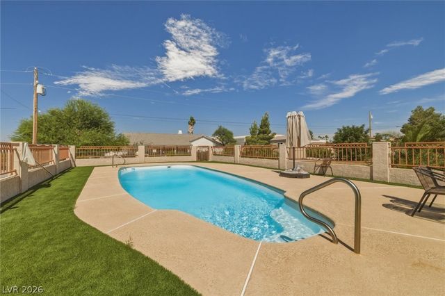 2100 Iroquois Avenue, Pahrump, NV 89048