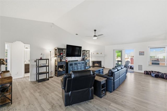 2100 Iroquois Avenue, Pahrump, NV 89048