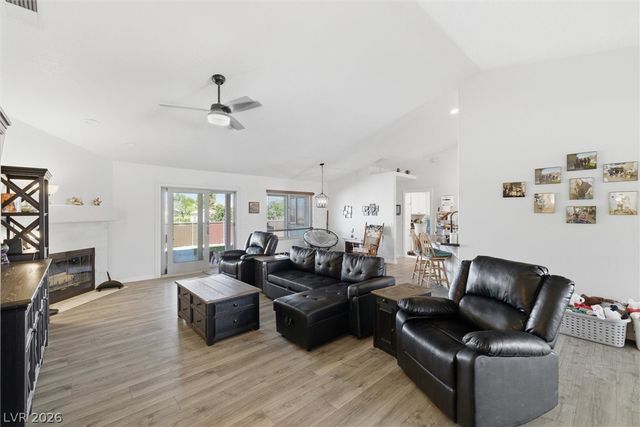 2100 Iroquois Avenue, Pahrump, NV 89048