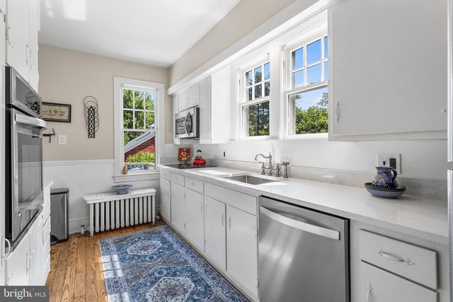 105 LANING AVE, Pennington, NJ 08534