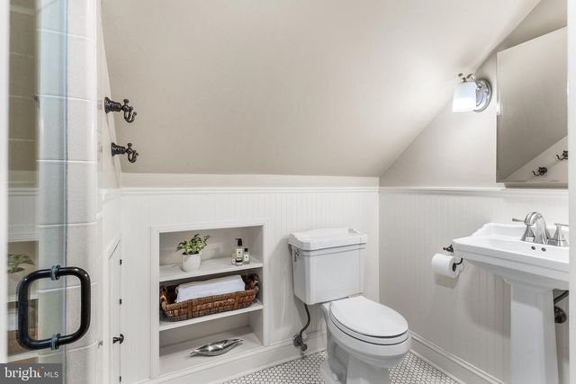 105 LANING AVE, Pennington, NJ 08534