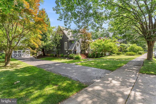 105 LANING AVE, Pennington, NJ 08534