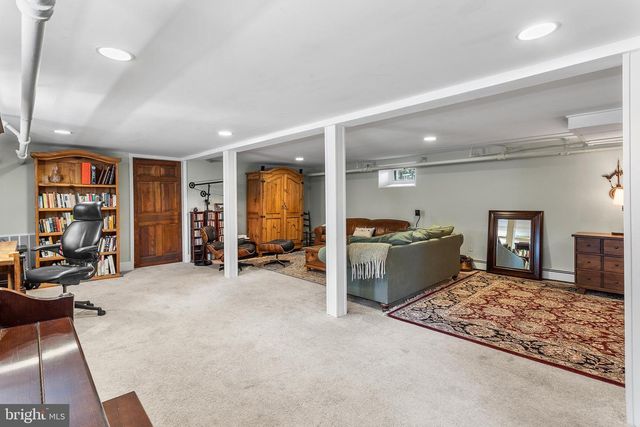 105 LANING AVE, Pennington, NJ 08534