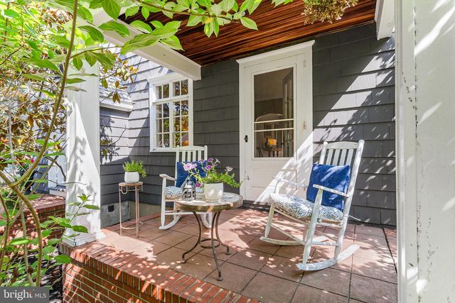 105 LANING AVE, Pennington, NJ 08534