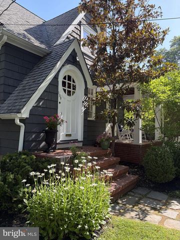 105 LANING AVE, Pennington, NJ 08534