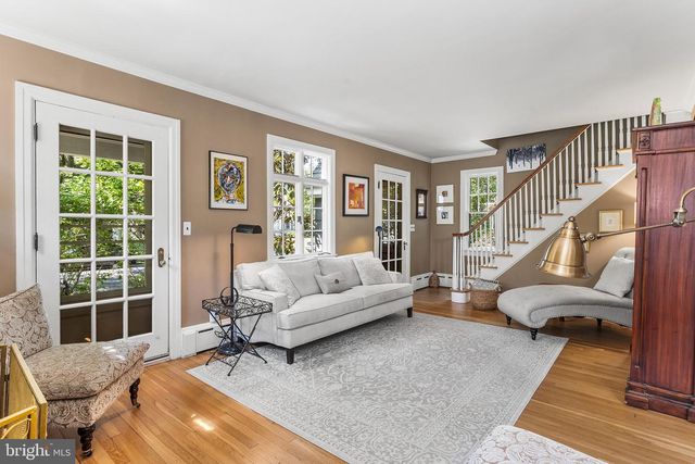 105 LANING AVE, Pennington, NJ 08534