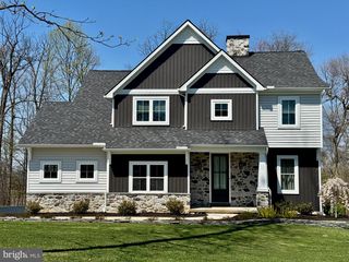 4413 LYNWOOD DR, Spring Grove, PA 17362