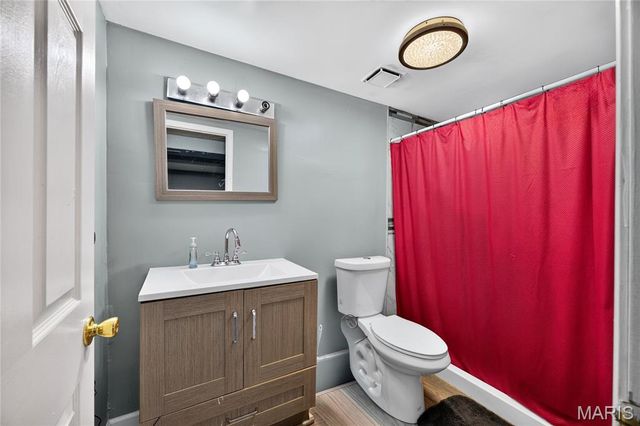 1496 El Camino Drive, Florissant, MO 63031