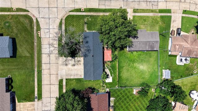 1496 El Camino Drive, Florissant, MO 63031