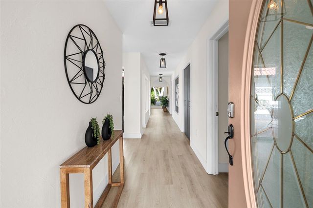 1868 RIVIERA CIRCLE, Sarasota, FL 34232