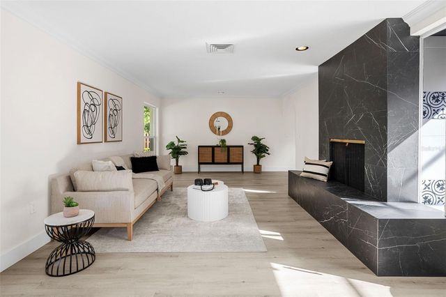 1868 RIVIERA CIRCLE, Sarasota, FL 34232