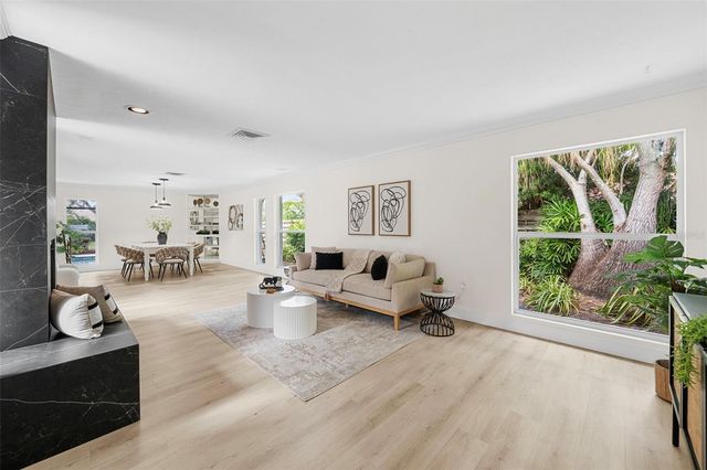 1868 RIVIERA CIRCLE, Sarasota, FL 34232