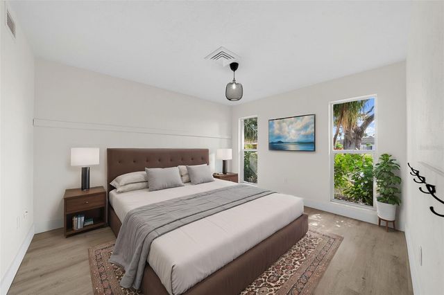 1868 RIVIERA CIRCLE, Sarasota, FL 34232