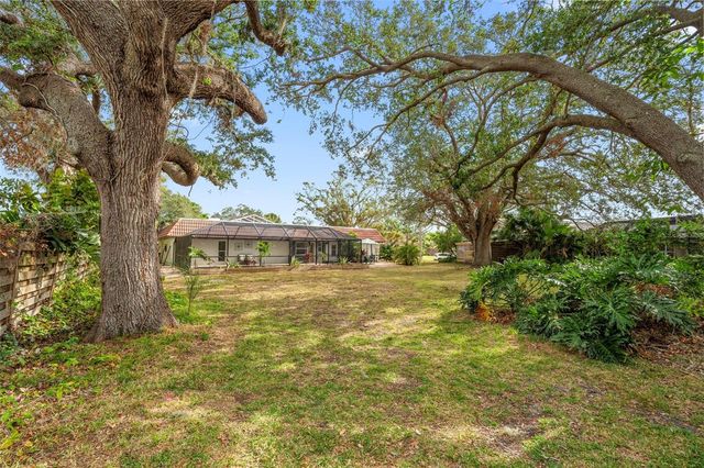 1868 RIVIERA CIRCLE, Sarasota, FL 34232