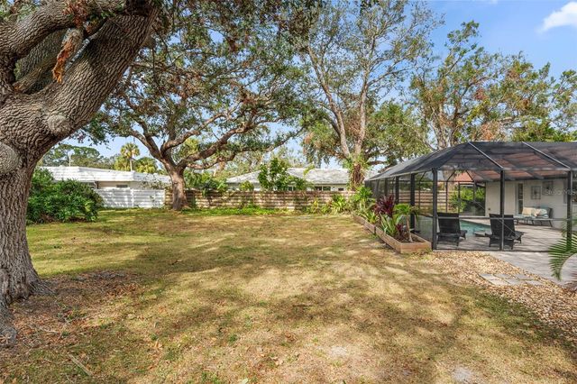 1868 RIVIERA CIRCLE, Sarasota, FL 34232