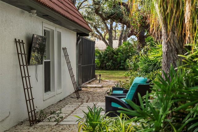 1868 RIVIERA CIRCLE, Sarasota, FL 34232