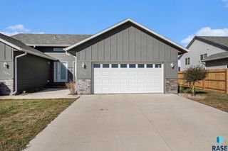 1604 E 69th St N Street N, Sioux Falls, SD 57104