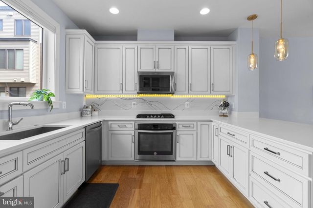 8087 TRIBECA ST, Rockville, MD 20855