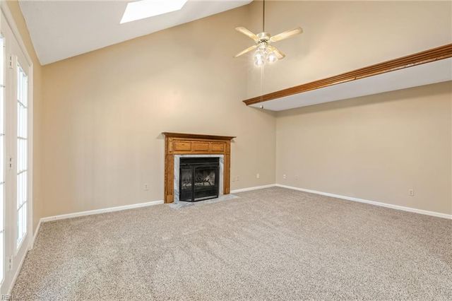 892 Little Dean CIR, Newport News, VA 23608