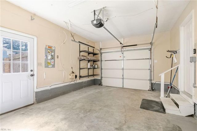 892 Little Dean CIR, Newport News, VA 23608