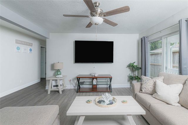 3314 Kleinmann Avenue, Galveston, TX 77551