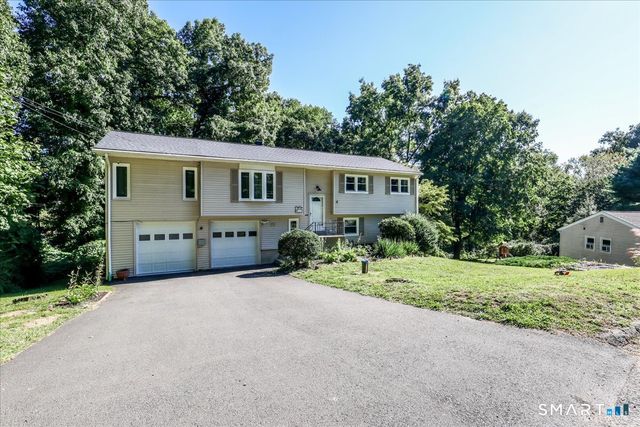 28 Deepwood Drive, Bethel, CT 06801