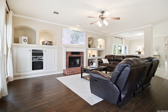 9902 Alms Park Dr, San Antonio, TX 78250