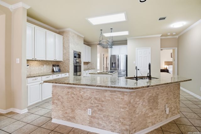 9902 Alms Park Dr, San Antonio, TX 78250