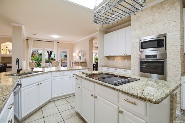 9902 Alms Park Dr, San Antonio, TX 78250