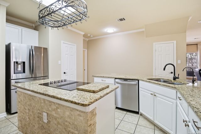 9902 Alms Park Dr, San Antonio, TX 78250