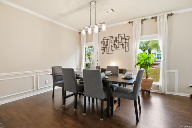 9902 Alms Park Dr, San Antonio, TX 78250