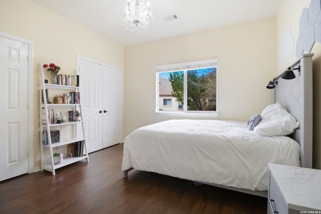 9902 Alms Park Dr, San Antonio, TX 78250