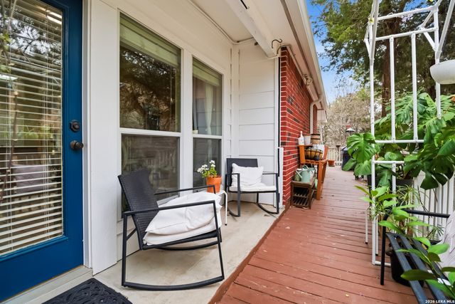 9902 Alms Park Dr, San Antonio, TX 78250