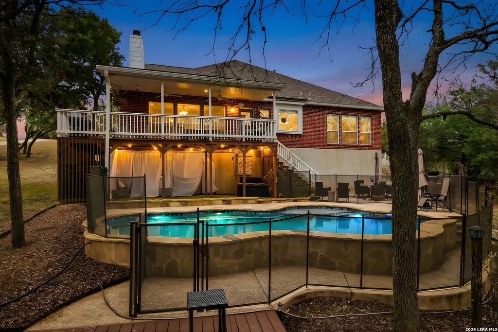 9902 Alms Park Dr, San Antonio, TX 78250