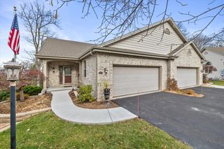 285 Cardinal Ridge DRIVE, Pewaukee, WI 53072