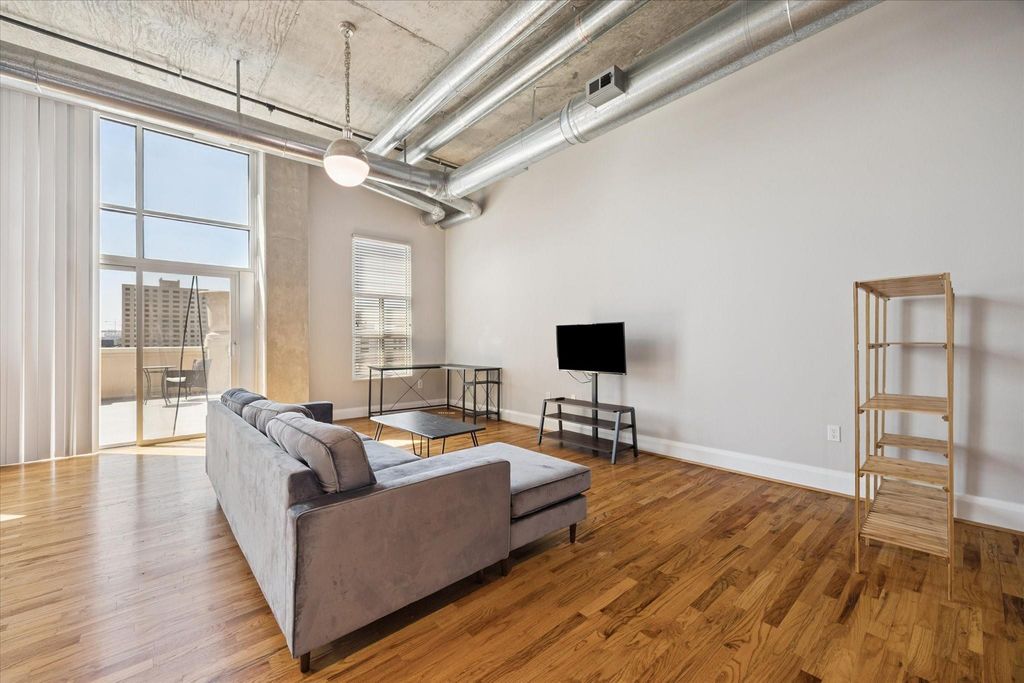 1401 Calumet Street 500, Houston, TX 77004