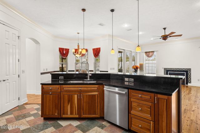 140 Cottonwood Circle, Lynn Haven, FL 32444