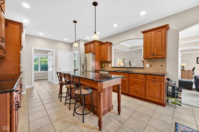 4685 Waters Edge Way, Greenwood, IN 46143