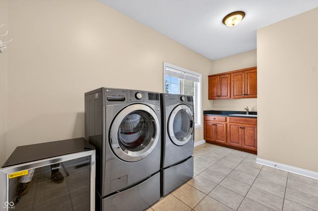 4685 Waters Edge Way, Greenwood, IN 46143